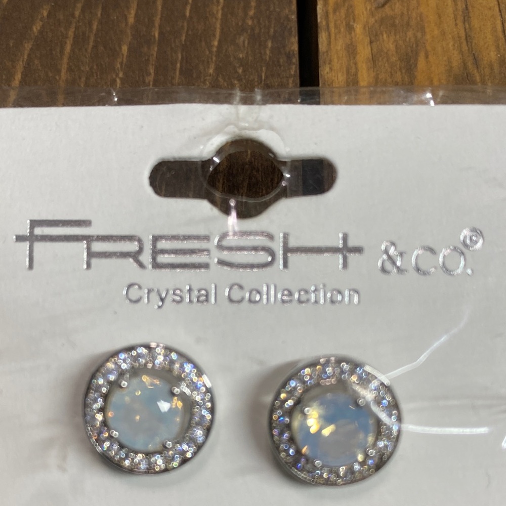 Crystal Collection Silver Tone Stud Earrings NWT - Picture 3 of 5